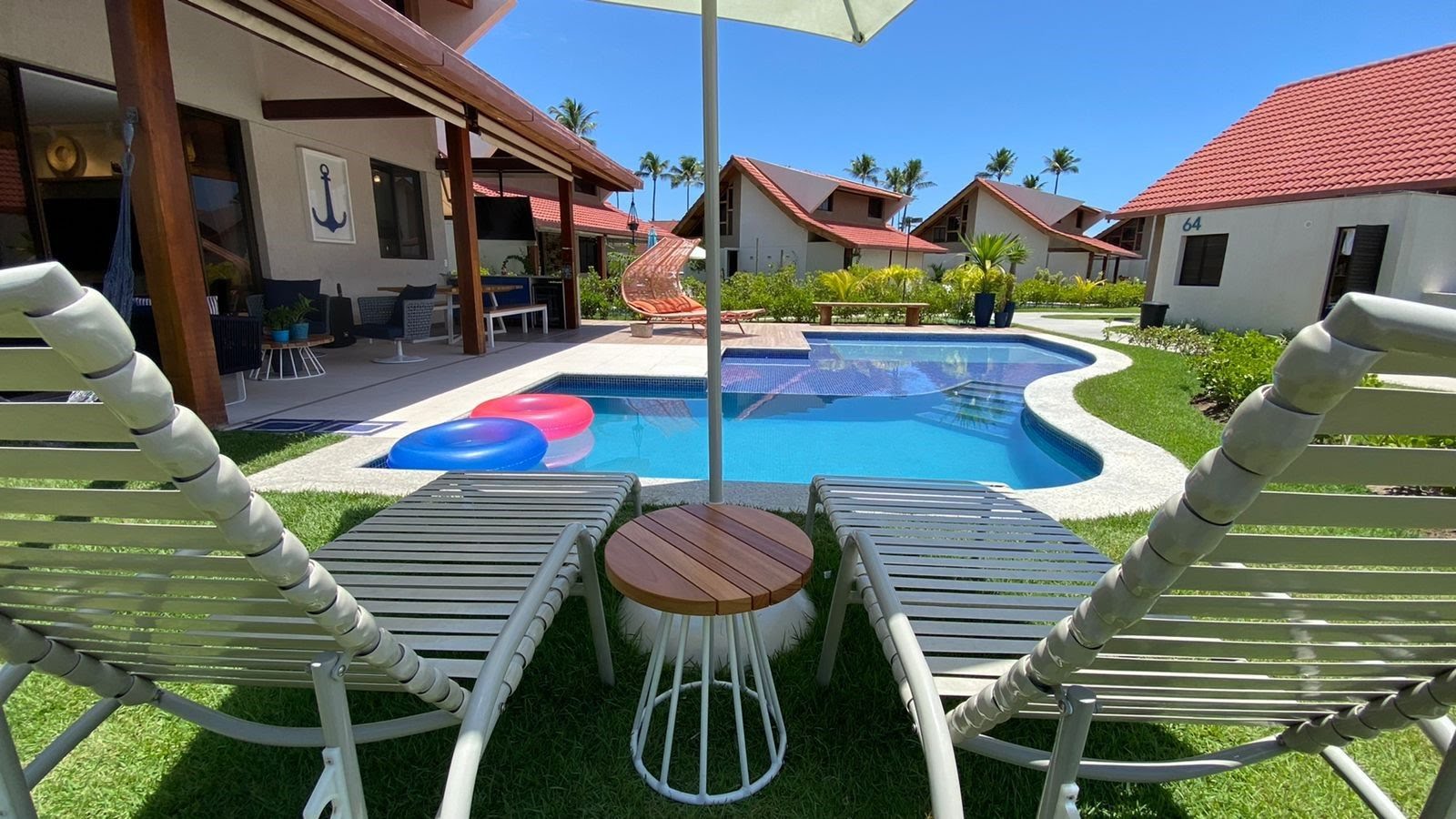 Casa à venda com 4 quartos, 5 banheiros, 1 vaga e 180m² no Praia Muro Alto, Ipojuca — foto principal