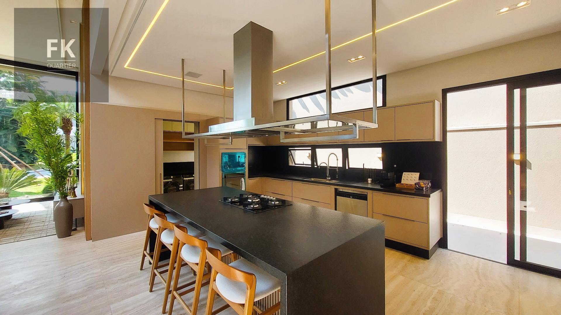 Casa à venda com 5 quartos, 5 suítes, 6 vagas e 1050m² no Alphaville Residencial Dois, Barueri (SP) — foto 11 de 30