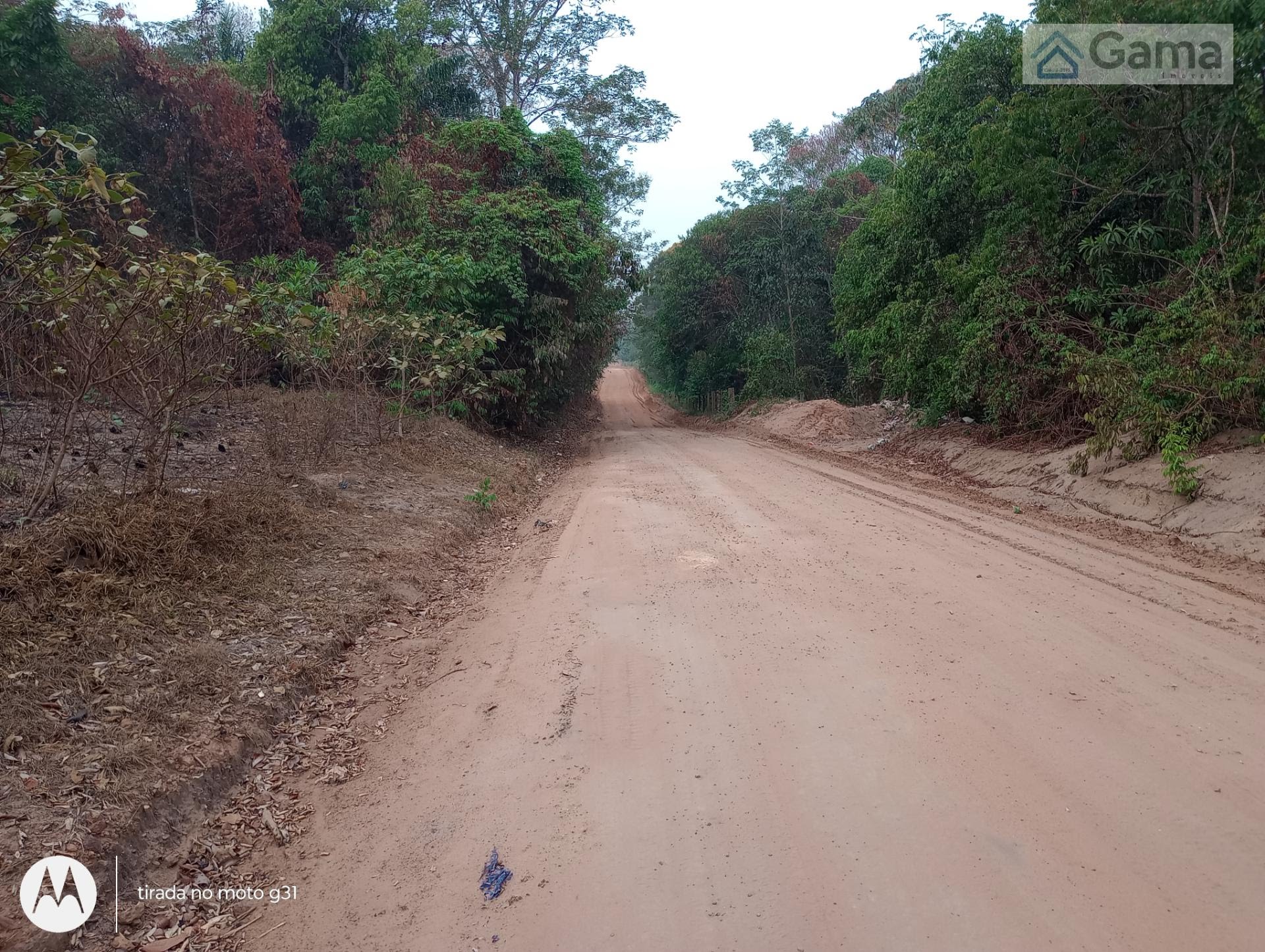 Estrada que passa na frente 