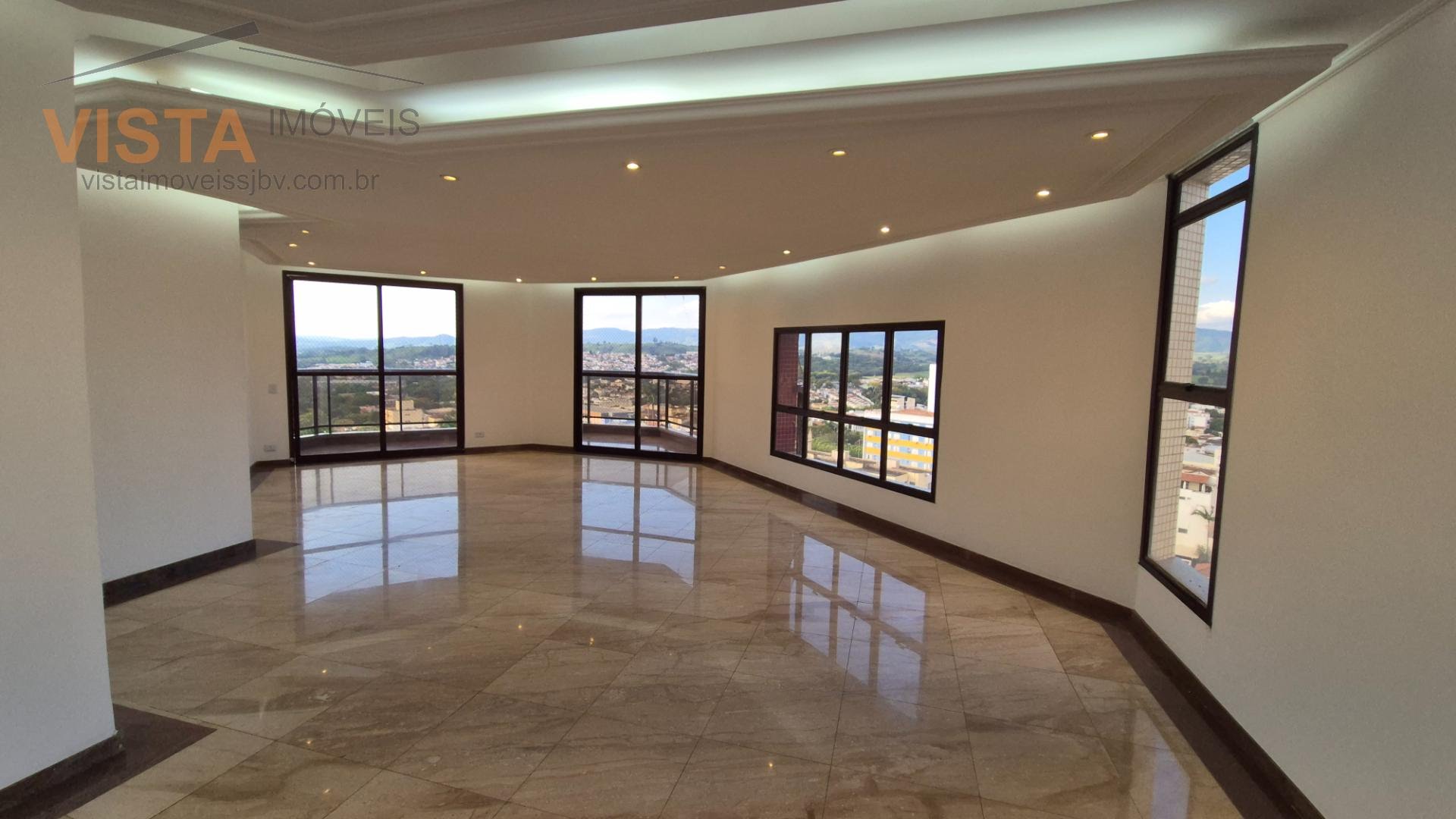 Apartamento à venda com 4 quartos, 6 banheiros, 2 vagas e 310m² no Centro, São João da Boa Vista — foto principal