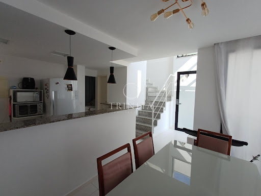 Cozinha e sala de jantar