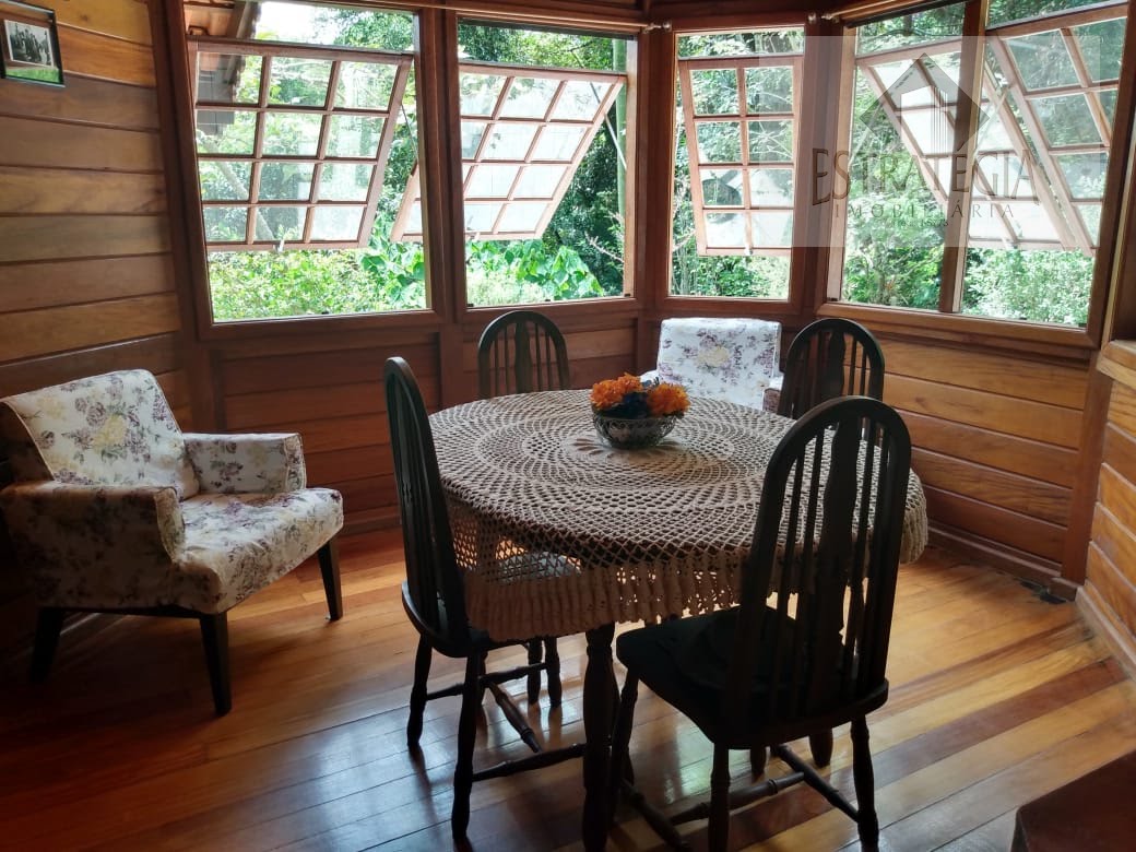 Casa à venda com 3 suítes, 4 vagas e 134m² no Samambaia, Petrópolis (RJ) — foto 7 de 21