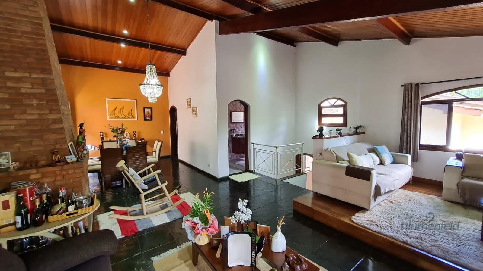 Casa à venda com 3 quartos, 2 suítes, 2 vagas e 261m² no Condomínio Arujazinho IV, Arujá (SP) — foto 6 de 20