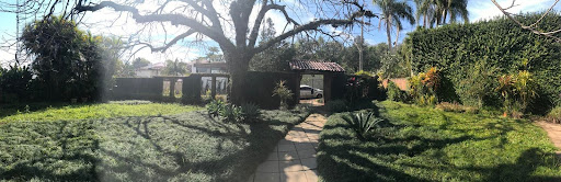 Pateo frente casa