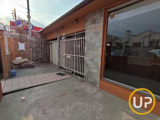 Casa Comercial - Frente Para a Rua