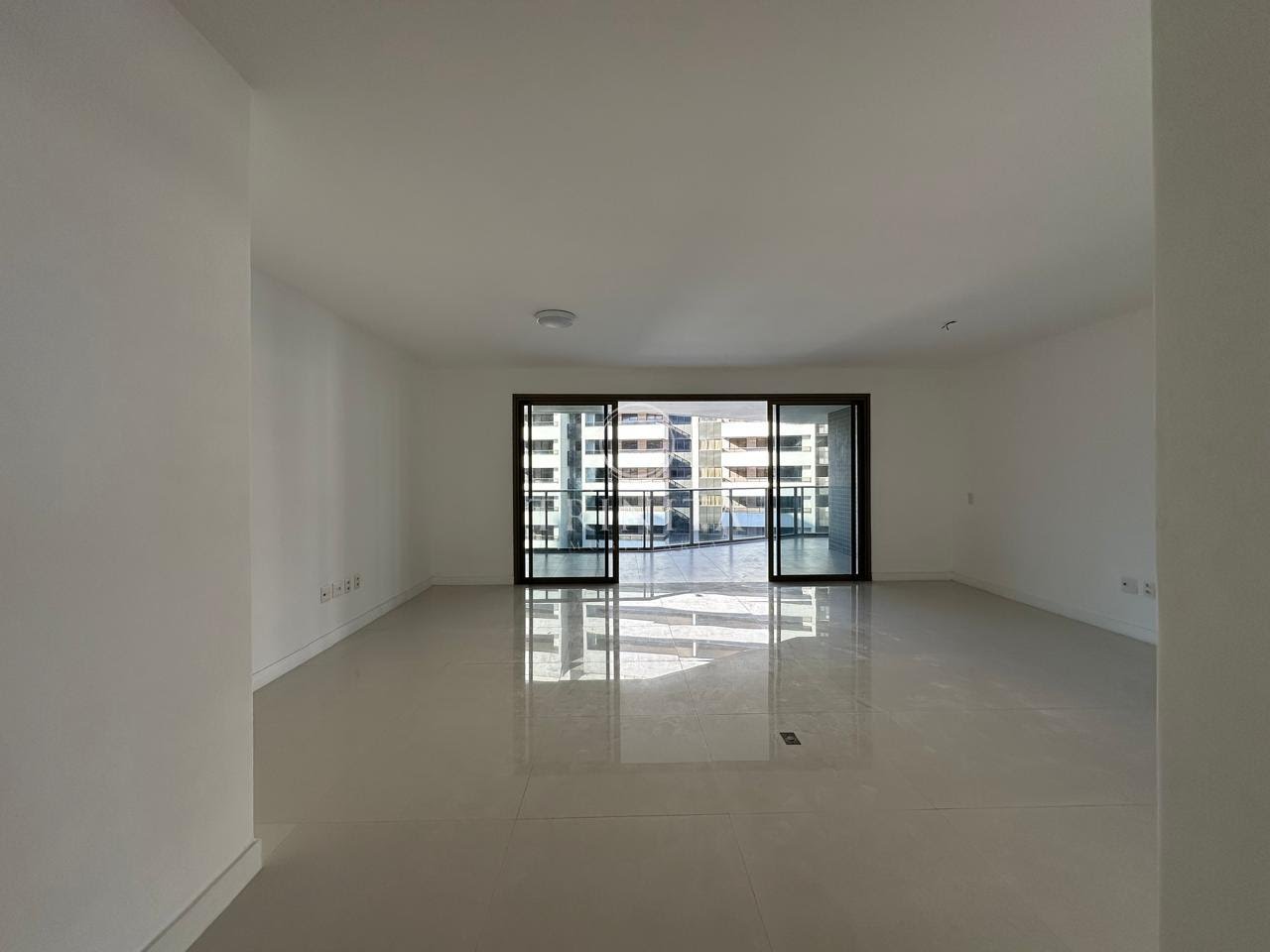 sala-trinitaimobiliaria-orobyornareilhapura