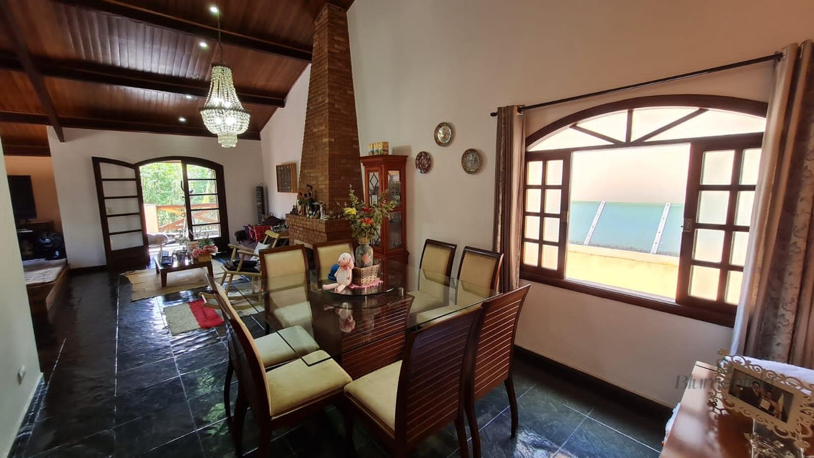 Casa à venda com 3 quartos, 2 suítes, 2 vagas e 261m² no Condomínio Arujazinho IV, Arujá (SP) — foto 7 de 20