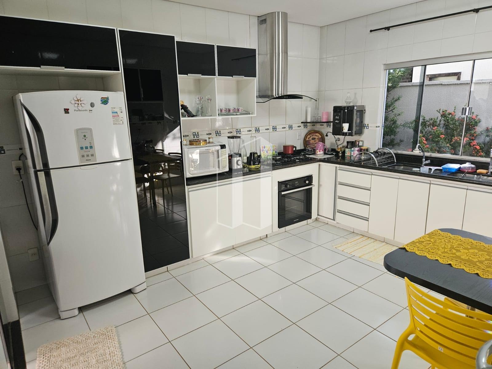 Casa à venda com 4 quartos, 4 suítes, 4 vagas e 247m² no Loteamento Portal do Sol II, Goiânia (GO) — foto 5 de 16