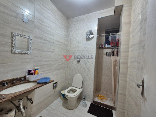 Apartamento à Venda em Copacabana RJ, 2 Quartos, 75m²
