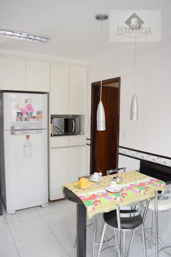 Casa à venda com 4 quartos, 3 suítes, 4 vagas e 110m² no Cascatinha, Petrópolis (RJ) — foto 22 de 25