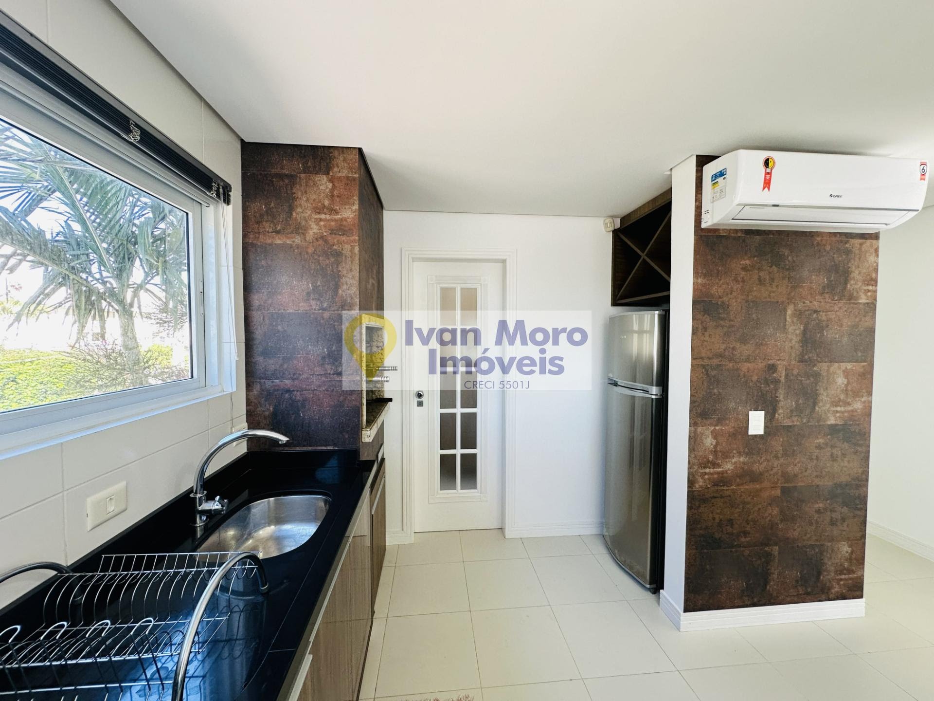 Apartamento à venda com 2 quartos, 2 suítes, 2 vagas e 85m² no Canasvieiras, Florianópolis (SC) — foto 13 de 28