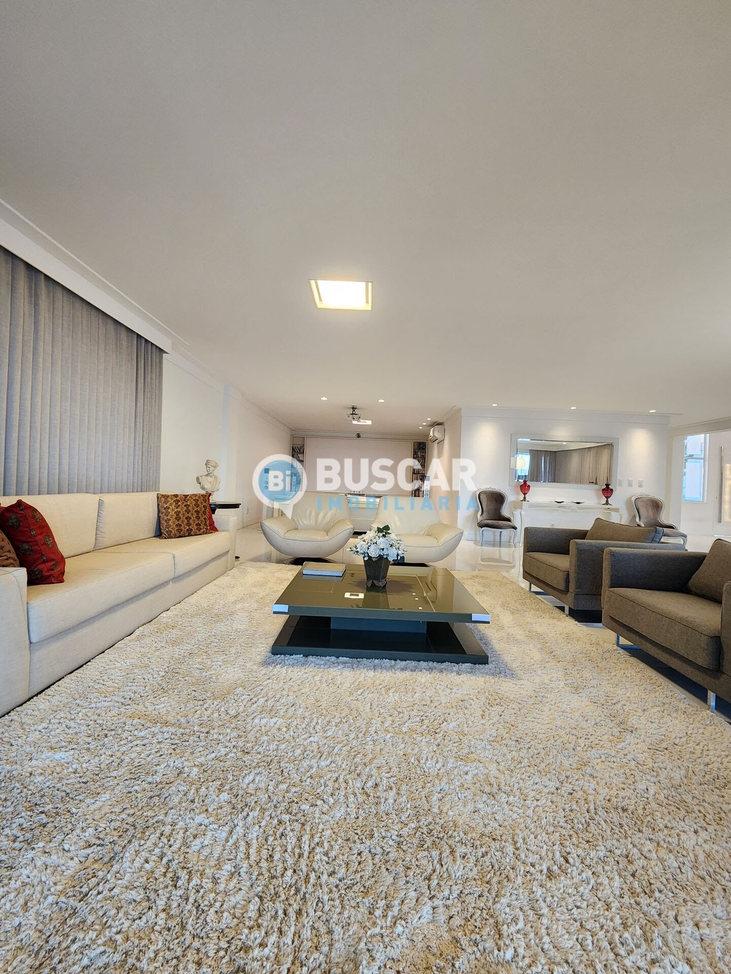 Casa à venda com 5 quartos, 5 suítes, 6 vagas e 1440m² no Papagaio, Feira de Santana (BA) — foto 11 de 30