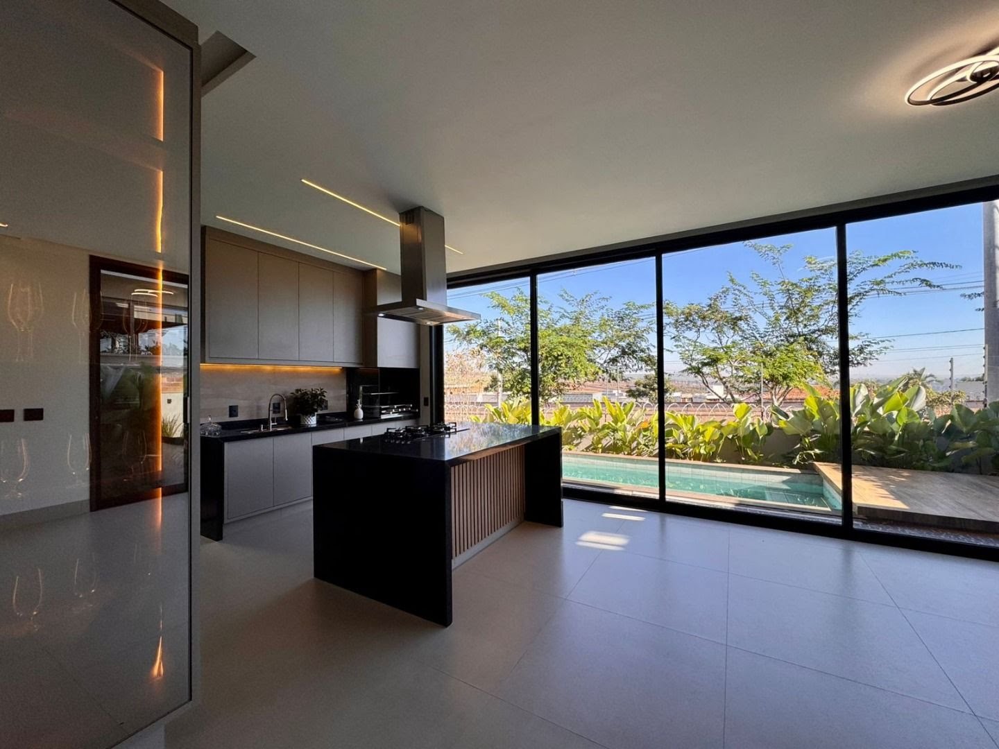 Casa à venda com 4 quartos, 4 suítes, 4 vagas e 261m² no Condomínio Terras de Florença, Ribeirão Preto (SP) — foto 8 de 30