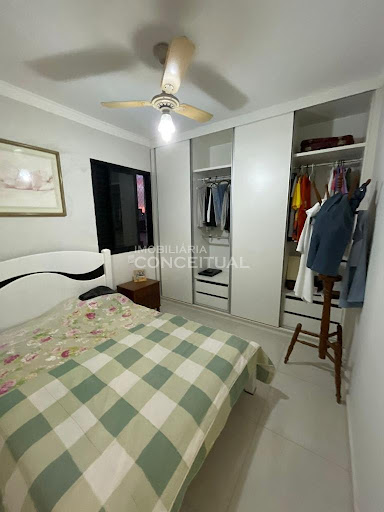 Quarto 1 - Armário