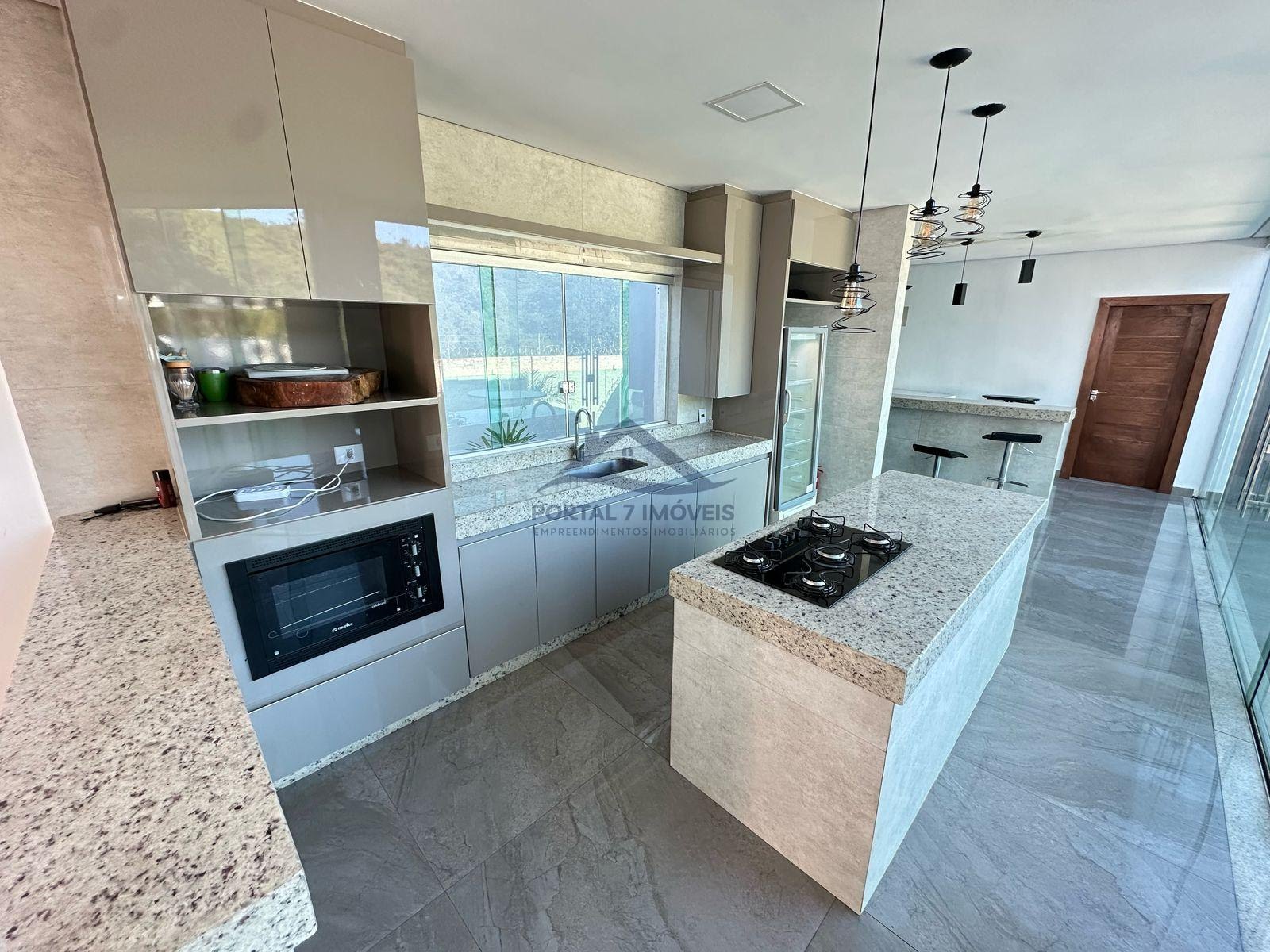 Casa à venda com 4 quartos, 1 suíte, 3 vagas e 300m² no Colorado, Sete Lagoas (MG) — foto 13 de 17