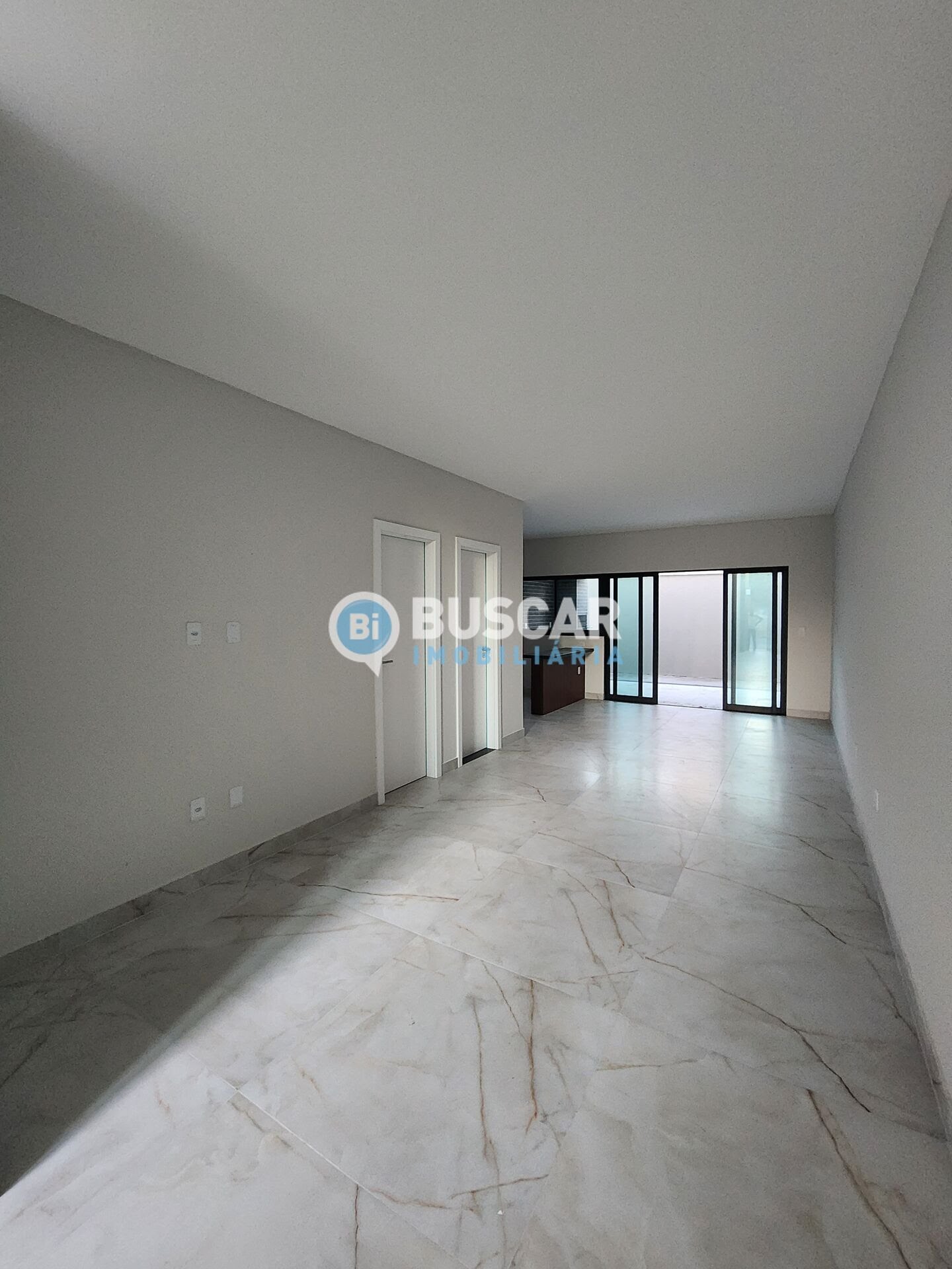 Casa à venda com 4 quartos, 3 suítes, 2 vagas e 185m² no Sim, Feira de Santana (BA) — foto 3 de 14