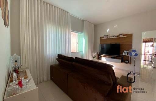 Casa à Venda no bairro Cores de Minas, Pará de Minas, 3 Quartos, 210m²