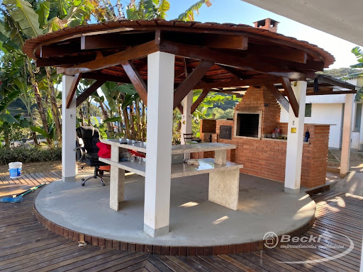 Casa em Boa Vista, Joinville | 5 Suítes e 1100m²