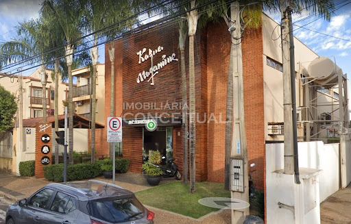 Próximo a Academias