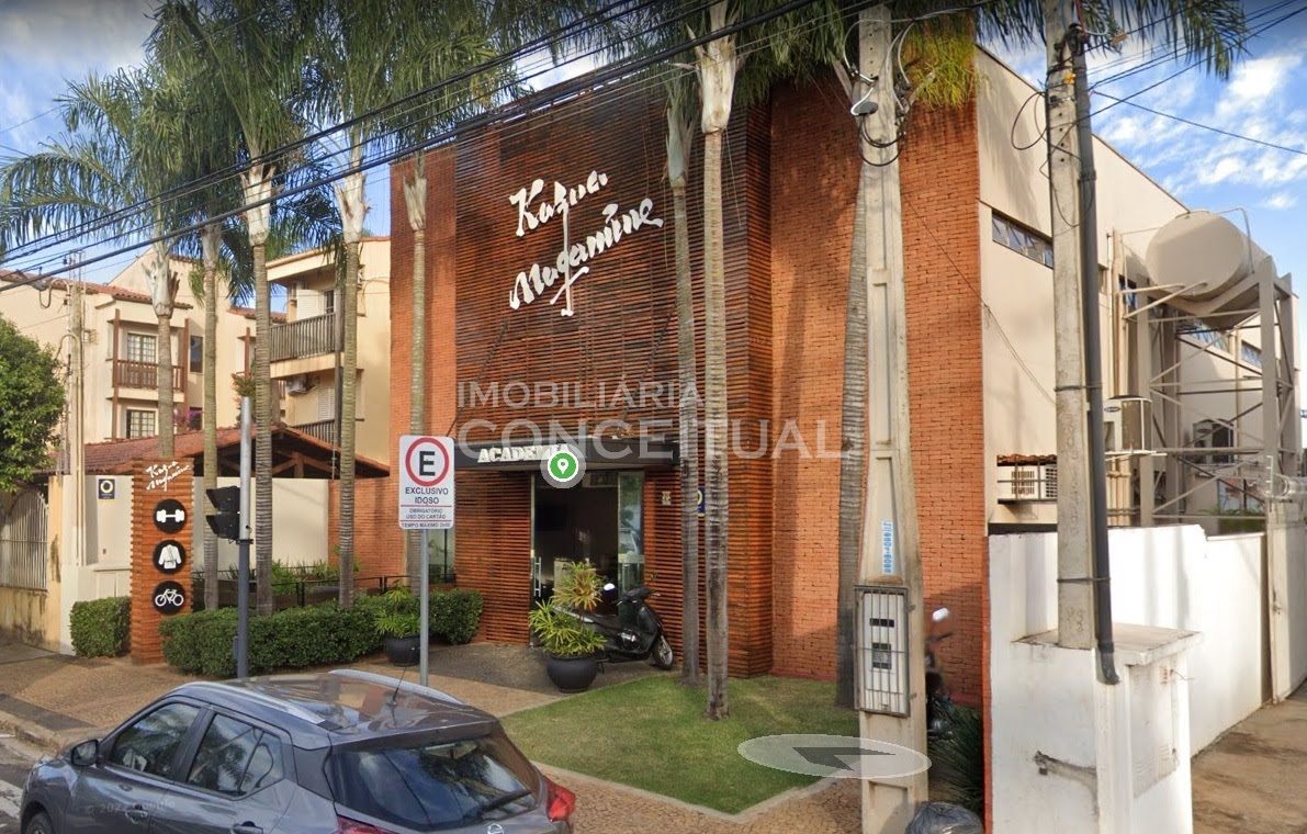 Próximo a Academias