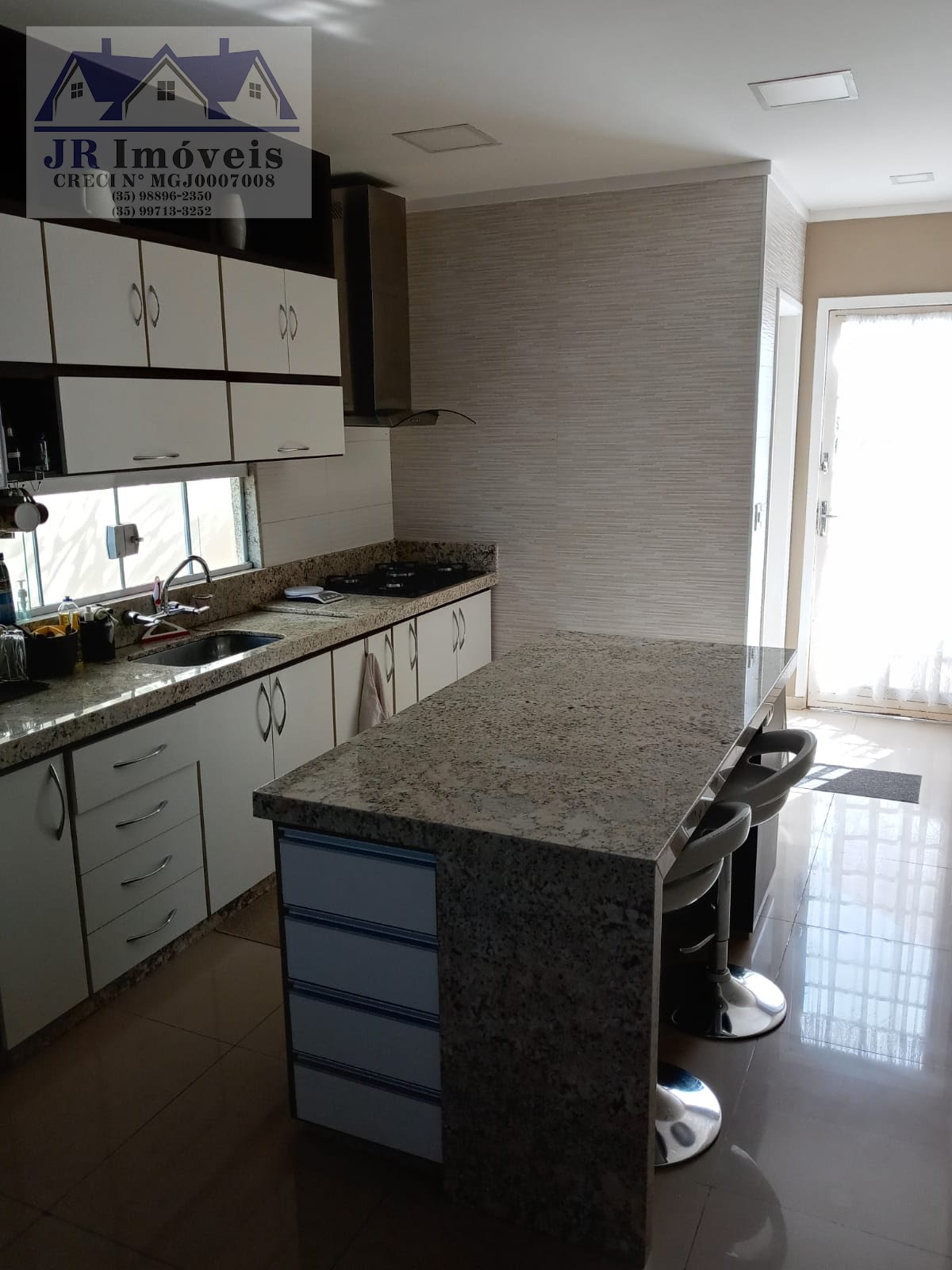 Casa à venda com 3 suítes, 2 vagas e 360m² no Jardim Beira Rio, Piranguinho (MG) — foto 16 de 30