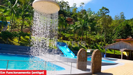 Chuveiro de entrada e piscinas