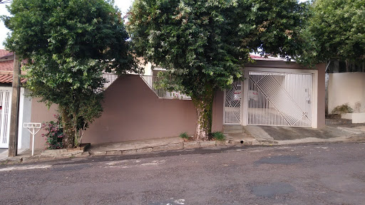Casa em Vila Endo  -  Adamantina