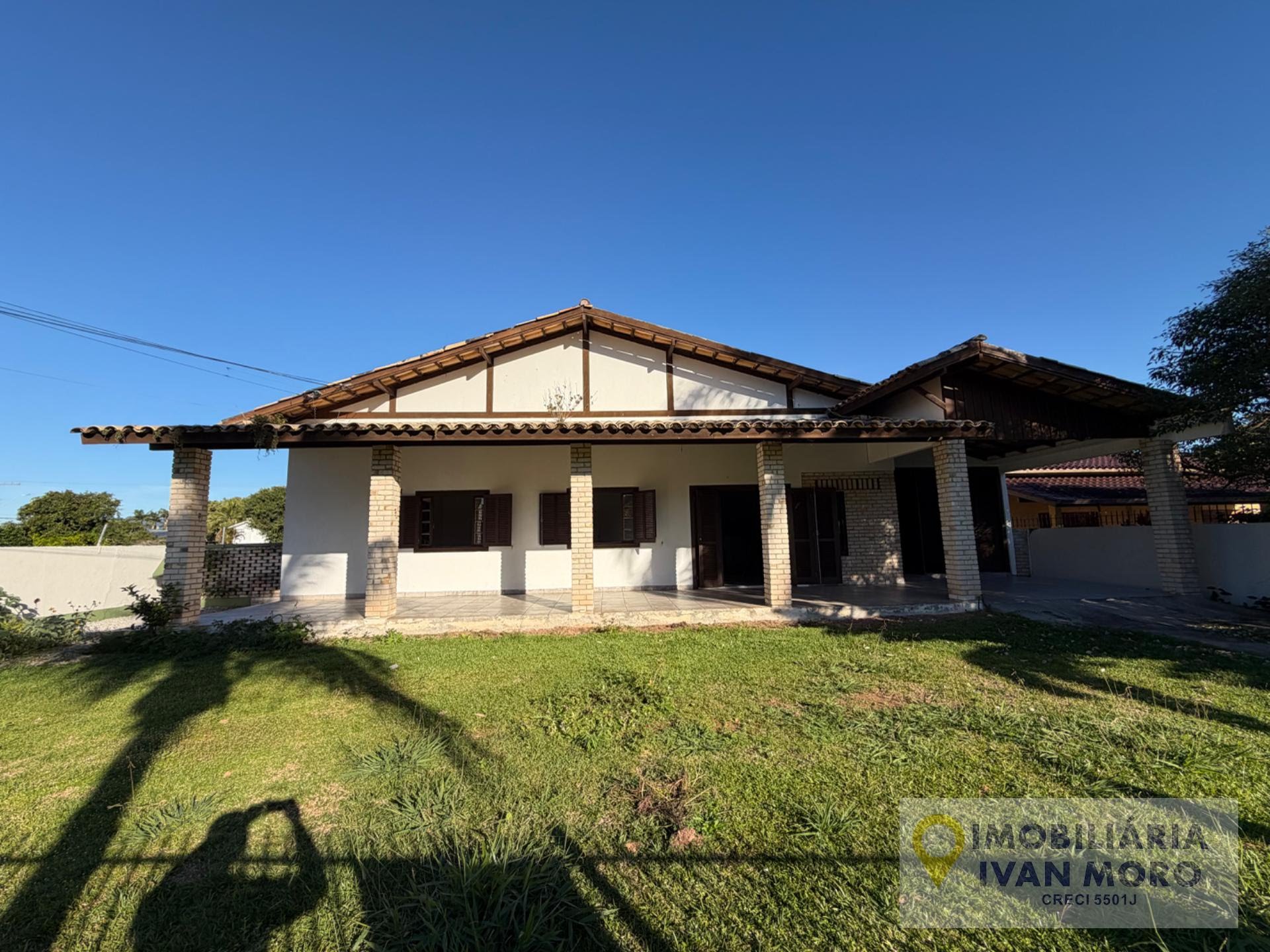 Casa à venda com 4 quartos, 2 suítes, 2 vagas e 180m² no Daniela, Florianópolis (SC) — foto 4 de 27