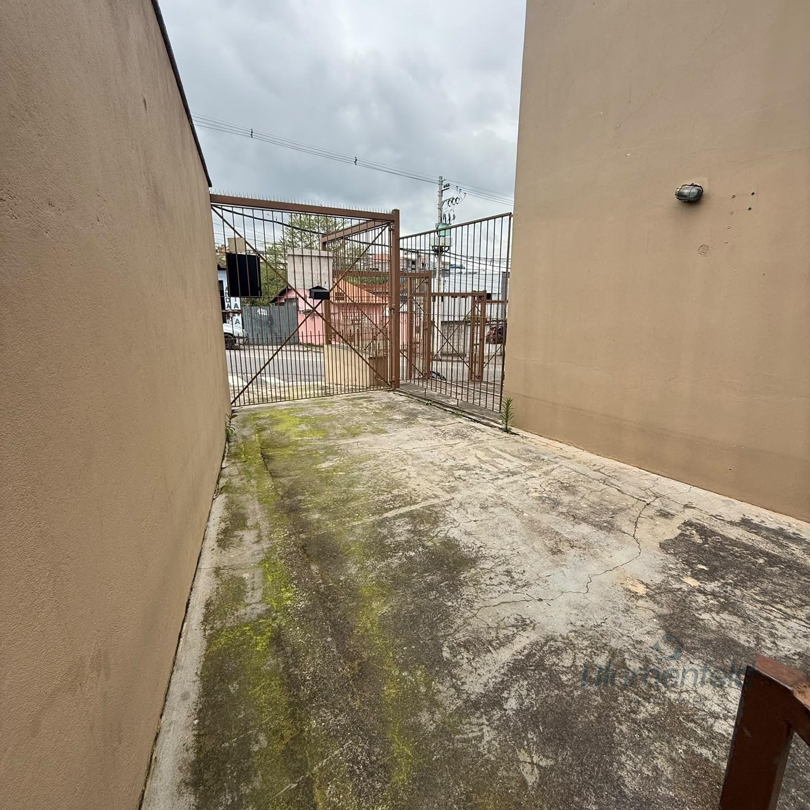 Apartamento para alugar com 2 quartos e 1 banheiro no Jardim Nascente, Itaquaquecetuba (SP) — foto 2 de 9