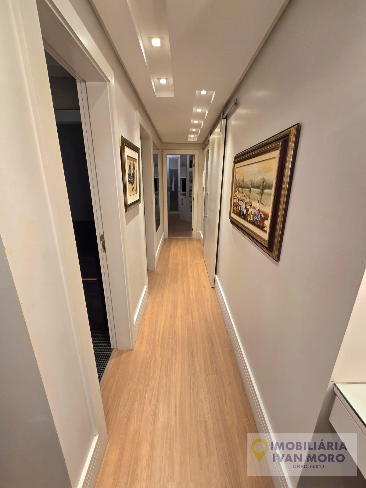 Apartamento à venda com 4 quartos, 2 suítes, 3 vagas e 325m² no Centro, Florianópolis (SC) — foto 13 de 30
