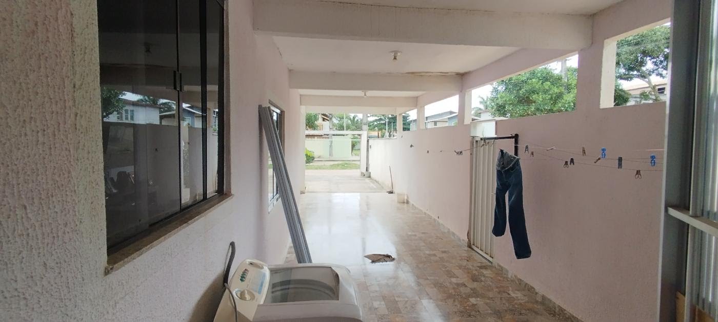 Casa à venda com 2 quartos, 1 suíte, 3 vagas e 240m² no Verdes Mares, Rio das Ostras (RJ) — foto 3 de 8