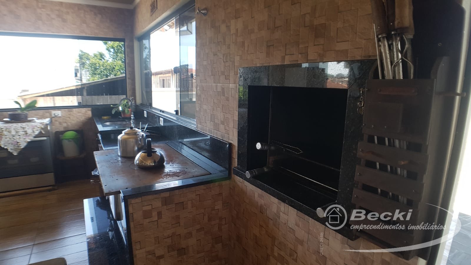 Casa à venda com 4 quartos, 1 suíte, 2 vagas e 310m² no Jarivatuba, Joinville (SC) — foto 10 de 24