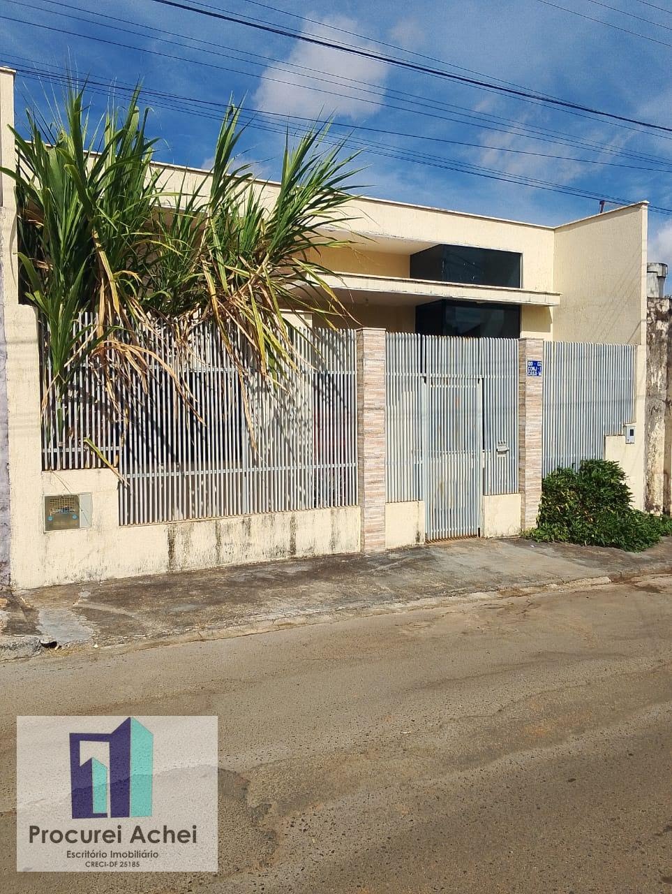 Casa à venda com 3 quartos, 1 suíte, 2 vagas e 200m² no Setor Residencial Leste (planaltina), Brasília (DF) — foto 2 de 17