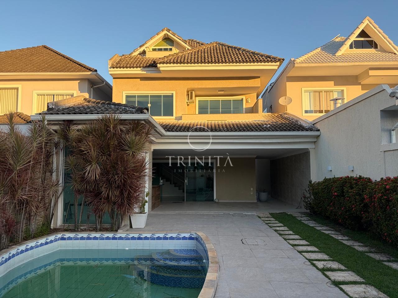 piscina-trinitaimobiliaria-marerosso