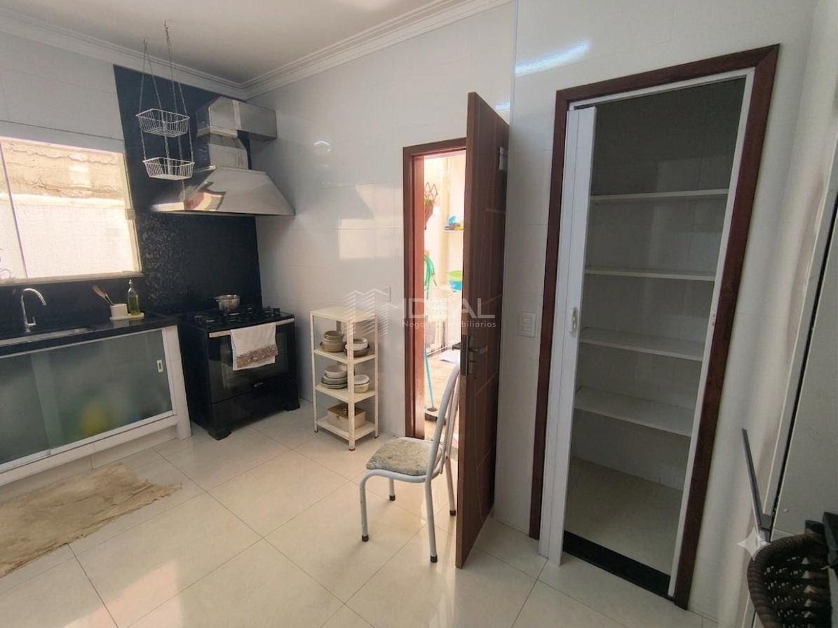 Casa à venda com 3 quartos, 2 suítes, 1 vaga e 195m² no Parque Julião Nogueira, Campos dos Goytacazes (RJ) — foto 24 de 28