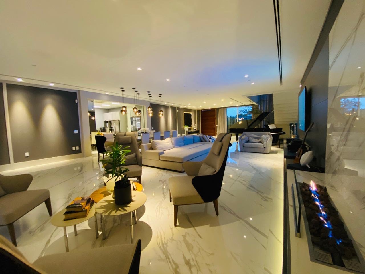 Casa à venda com 5 quartos, 4 suítes, 3 vagas e 967m² no Jurerê Internacional, Florianópolis (SC) — foto 16 de 30