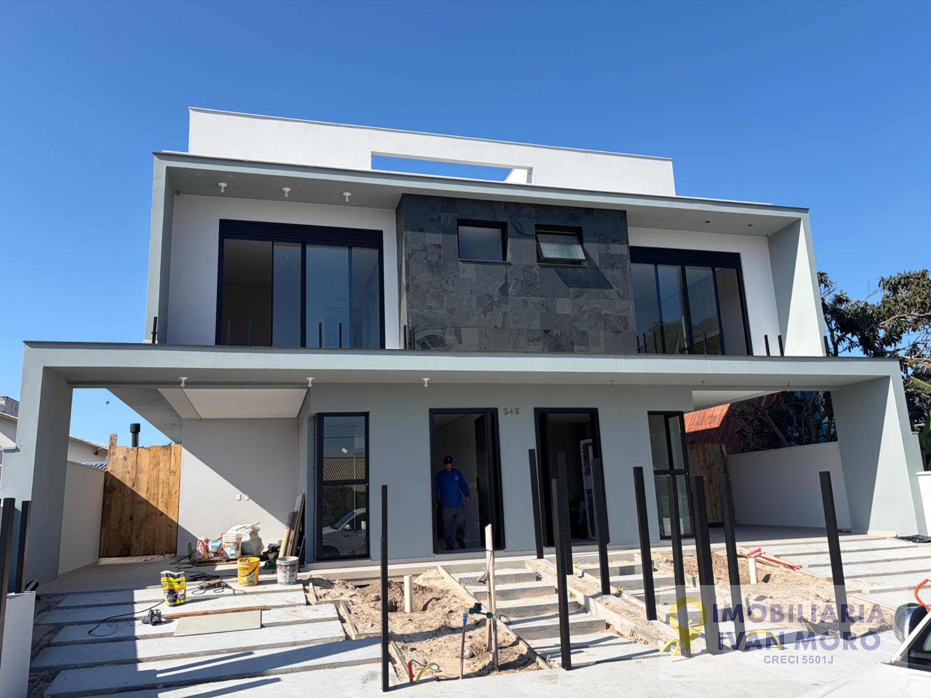 Casa à venda com 3 quartos, 5 banheiros, 2 vagas e 172m² no Daniela, Florianópolis — foto principal