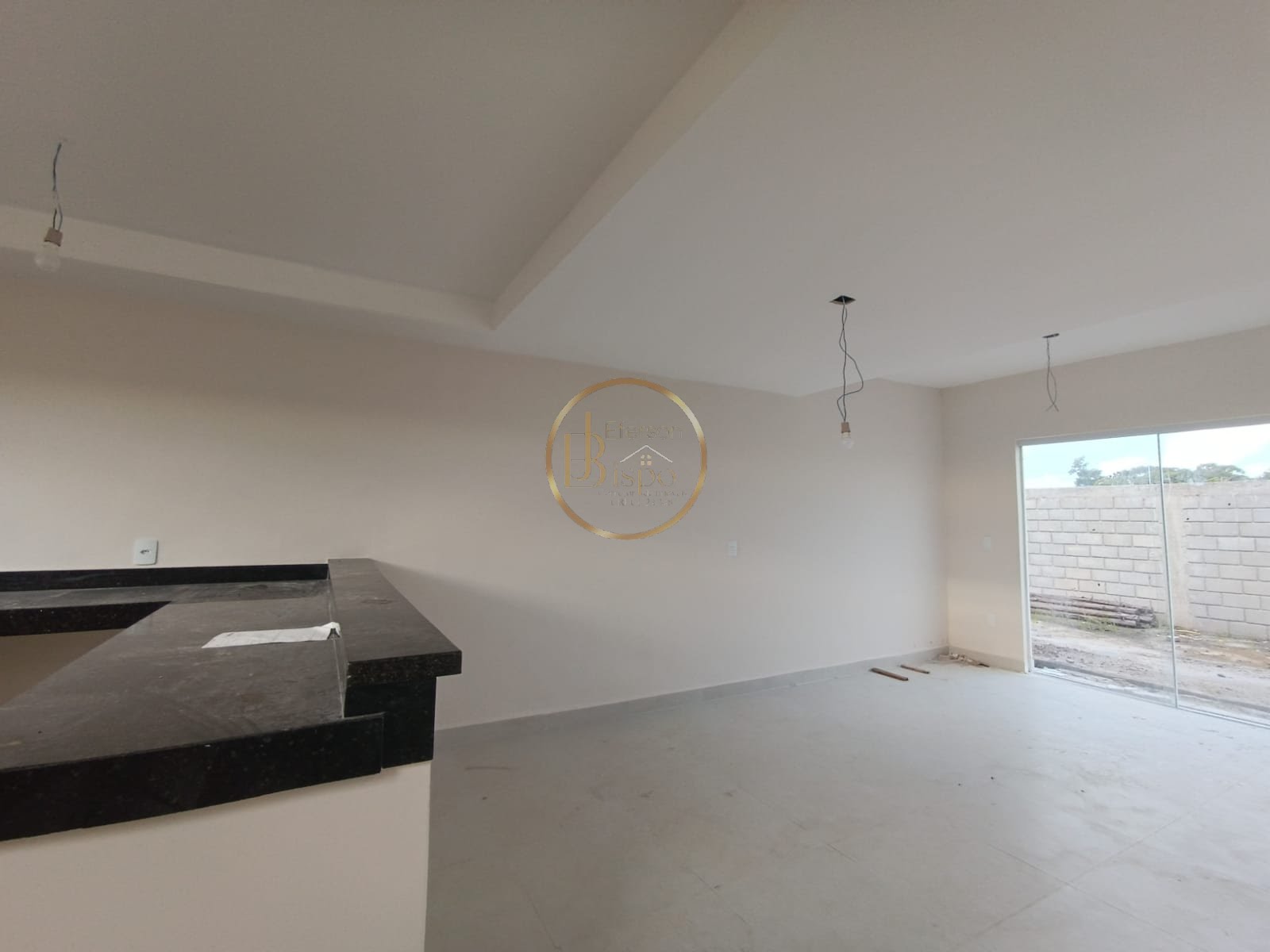 Casa à venda com 3 quartos, 1 suíte, 1 vaga e 122m² no Dville, Porto Seguro (BA) — foto 2 de 9