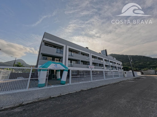 Ótima localização, acesso a Matinhos e Caiobá revitalizada