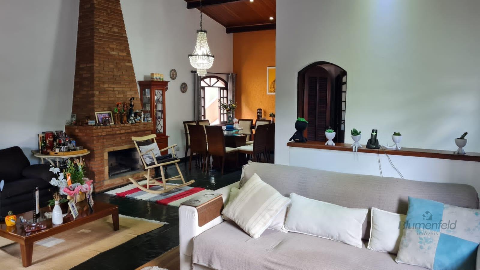Casa à venda com 3 quartos, 2 suítes, 2 vagas e 261m² no Condomínio Arujazinho IV, Arujá (SP) — foto 4 de 20