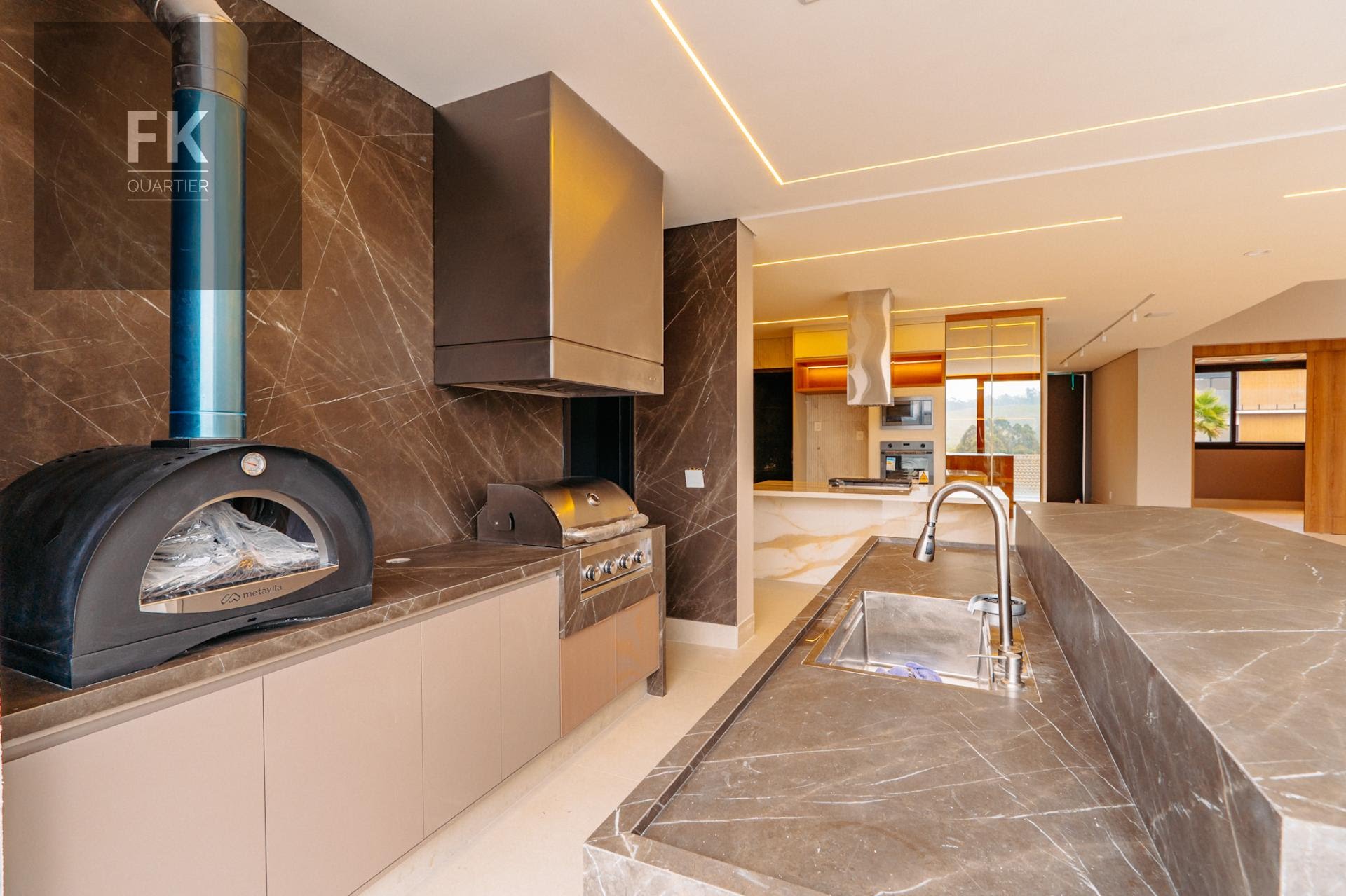 Casa à venda com 4 quartos, 4 suítes, 6 vagas e 540m² no Tamboré, Santana de Parnaíba (SP) — foto 23 de 26