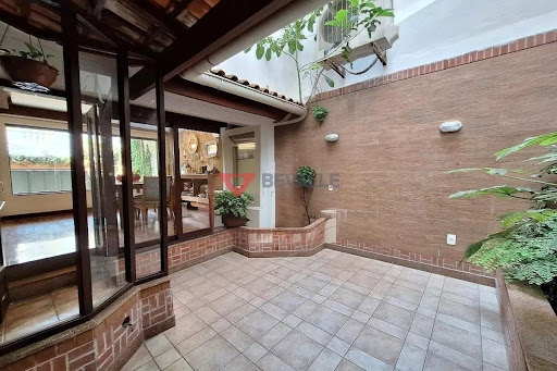 Casa à venda no Humaitá: 250m², 5 quartos, R$ 2.850.000