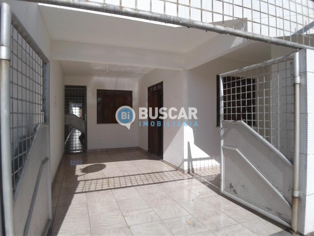 Casa à venda com 4 quartos, 3 banheiros, 2 vagas e 196m² no São João, Feira de Santana (BA) — foto 2 de 17