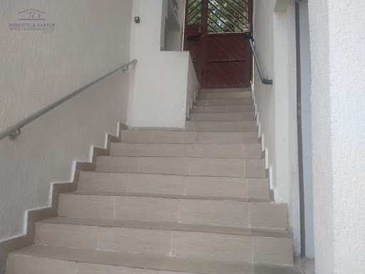 Escadas de acesso