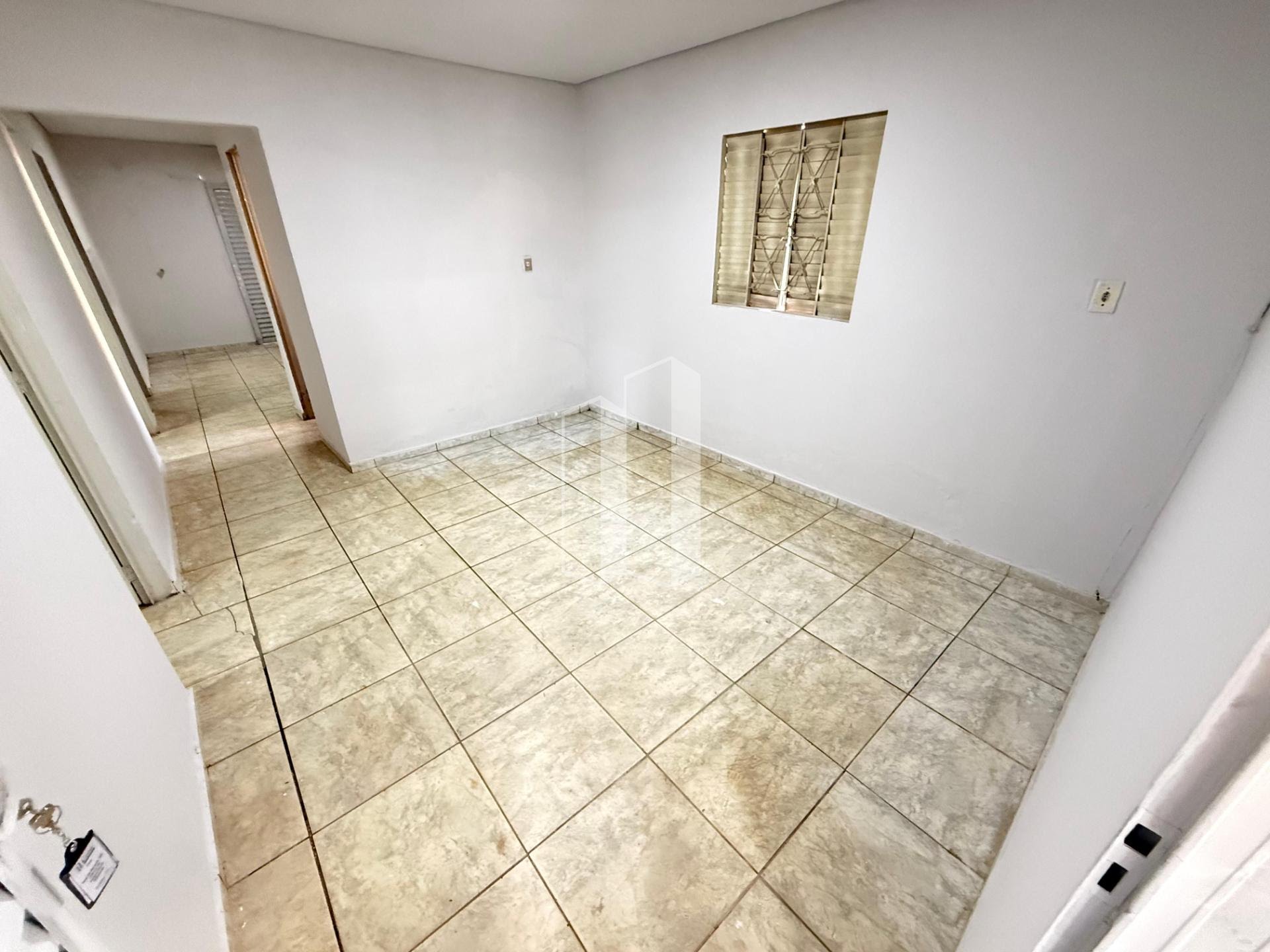 Casa para alugar com 3 quartos, 1 banheiro, 2 vagas e 80m² no Parque Oeste Industrial, Goiânia (GO) — foto 4 de 12