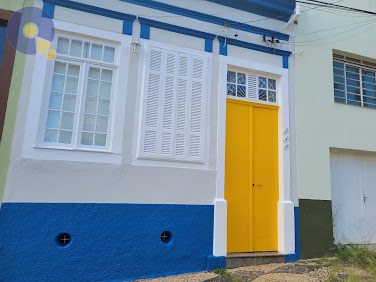 Casa próxima aos Cartórios  -  Amparo