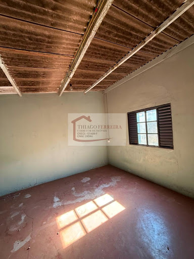Casa em Avenida Padre Pio Corso  -  Santa Rita do Passa Quatro