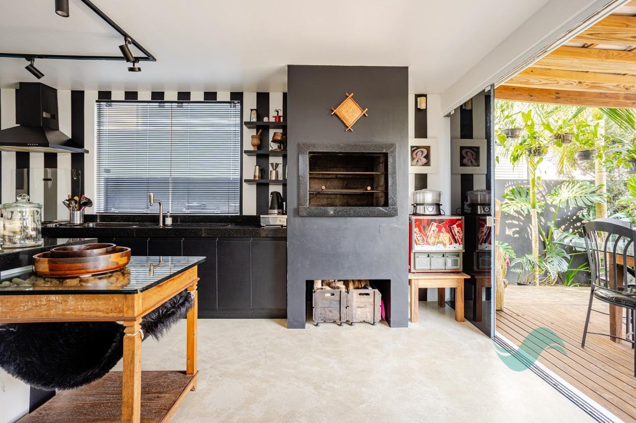 Casa à venda com 4 quartos, 4 suítes, 2 vagas e 400m² no Jurerê, Florianópolis (SC) — foto 12 de 26