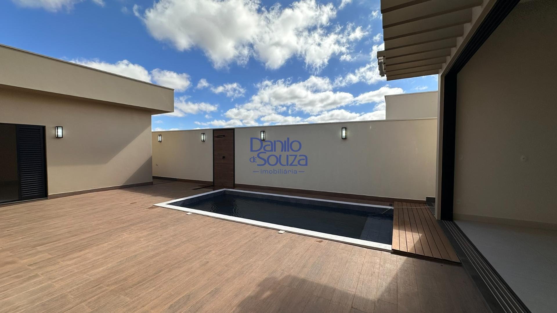 Casa à venda com 3 suítes, 4 vagas e 360m² no Villagio Park, Araxá (MG) — foto 9 de 18