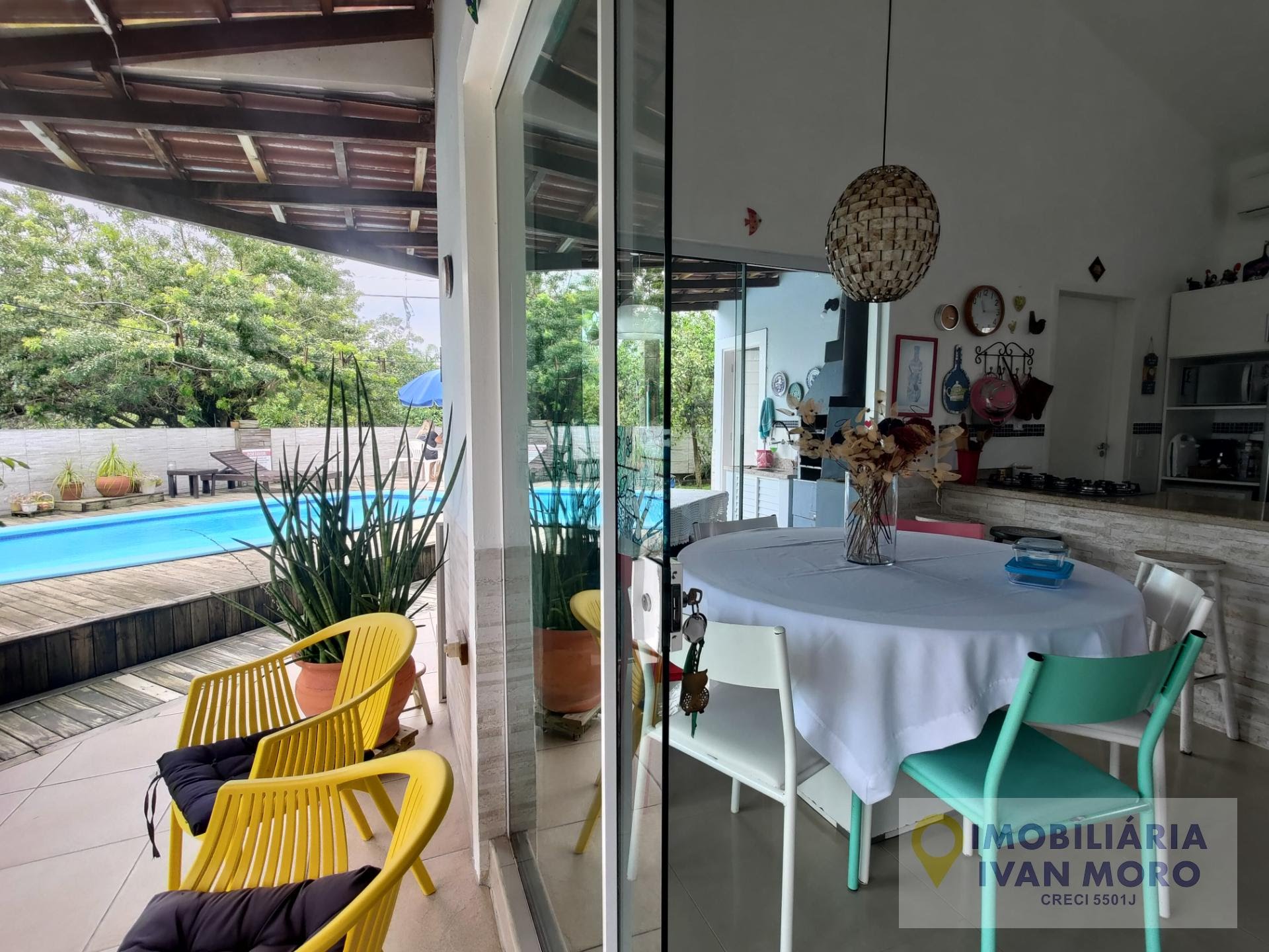 Casa à venda com 4 quartos, 3 suítes, 2 vagas e 230m² no Daniela, Florianópolis (SC) — foto 6 de 30
